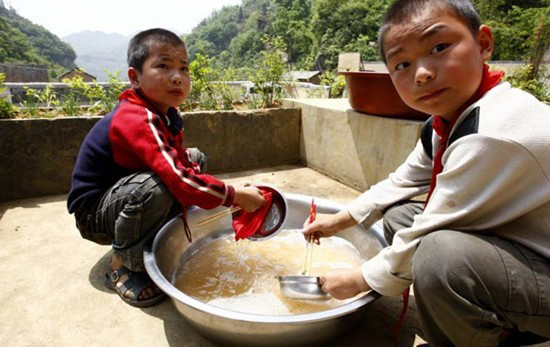 貴州農村學童吃上免費午餐