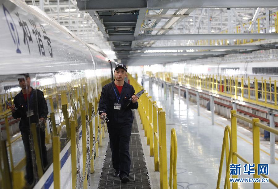 新春走基層 “動車神醫”張金發