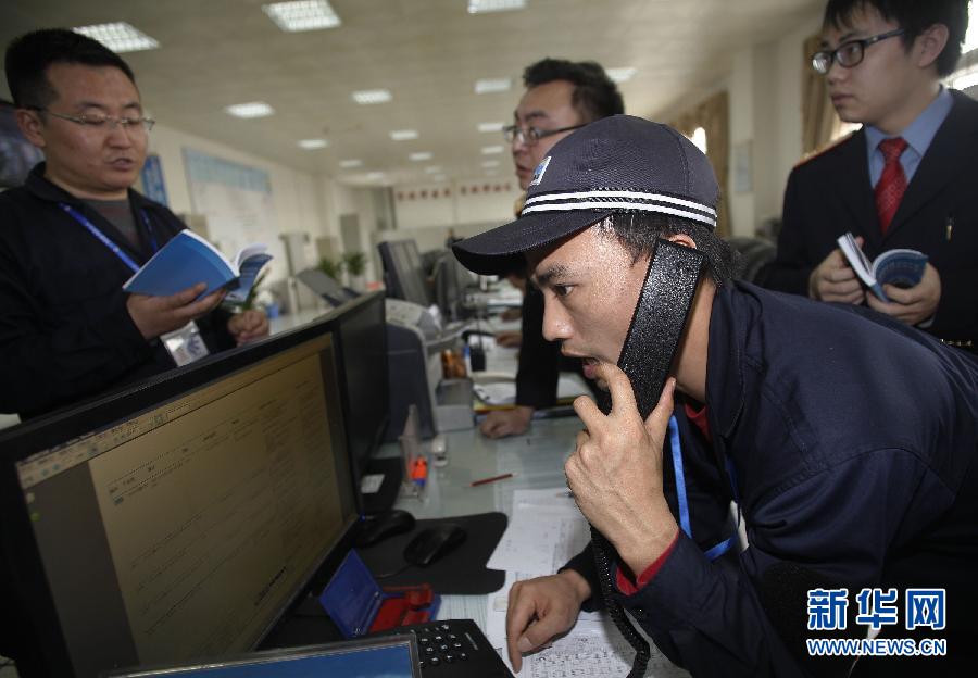 新春走基層 “動(dòng)車(chē)神醫(yī)”張金發(fā)