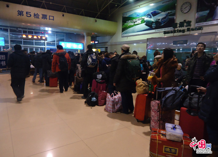 新春記者走基層:春節假期將結束 鐵路迎返程客流高峰