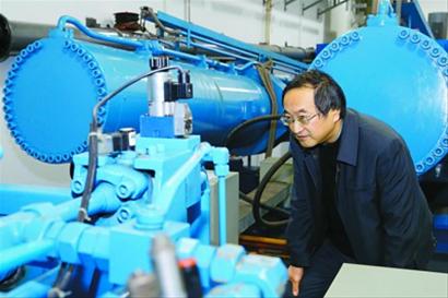 新春走基層：節(jié)日?qǐng)?jiān)守崗位的蘇州河水閘“守閘人”