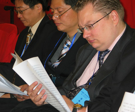 江蘇：羅志軍省長代向大會作政府工作報告