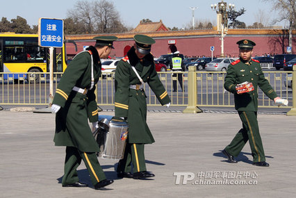 聚焦武警北京總隊兩會執勤哨兵