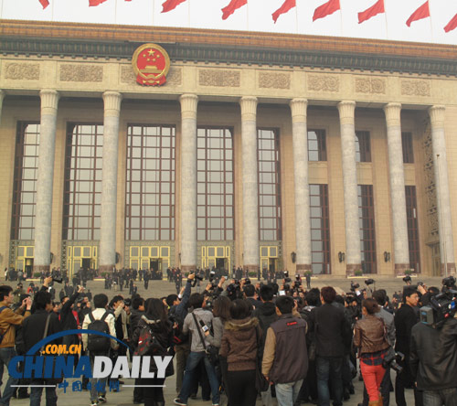 政協閉幕會劉翔再遭“圍堵”（圖）