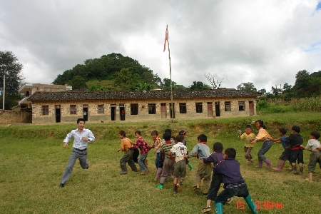 梁春林：營盤小學(xué)中的“雙語教學(xué)”