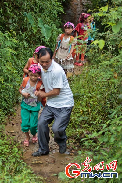 最美鄉村教師李修雄：大山的孩子讓我留下來
