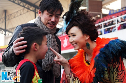 田亮舍身為公益 女裝造型出鏡顛覆出演“白富美”