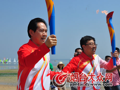 亞沙會(huì)火炬今日在煙臺(tái)傳遞 奧運(yùn)冠軍邢傲偉第一棒