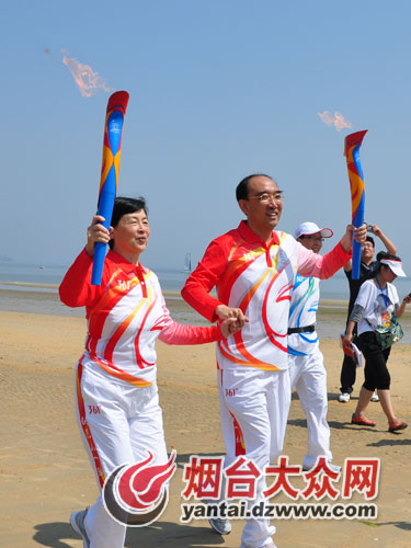 亞沙會(huì)火炬今日在煙臺(tái)傳遞 奧運(yùn)冠軍邢傲偉第一棒