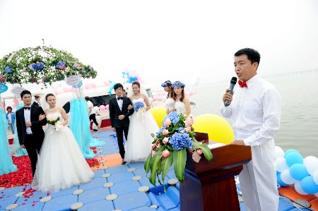 浪漫的水上婚禮