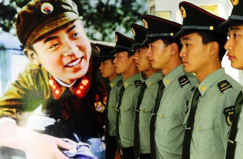 雷鋒：新生中國的青春偶像