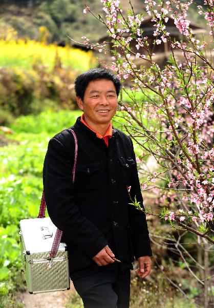 “溜索醫生”鄧前堆：只盼架起一座橋