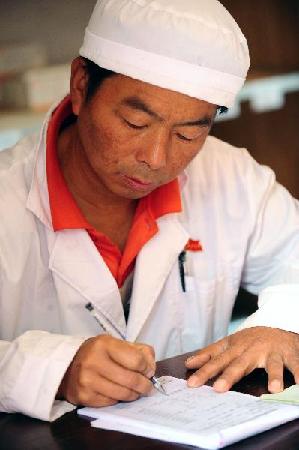 “溜索醫生”鄧前堆：只盼架起一座橋