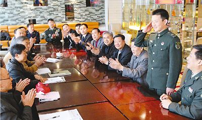 執(zhí)著燃燒的一團火——記沈陽軍區(qū)雷鋒生前所在團