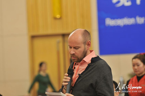 路透社記者提問