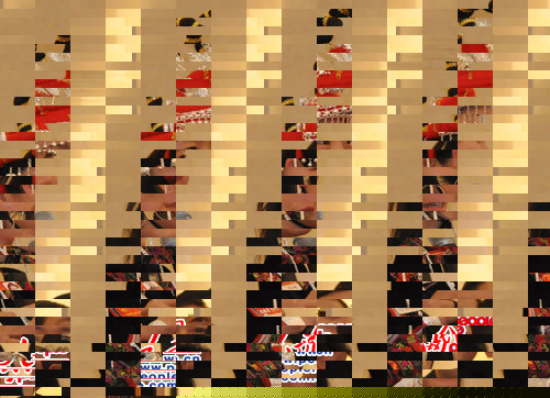 福建代表會前用歌聲祝女同胞