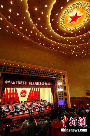 外媒關(guān)注“兩會”:贊中國政府民生論述引關(guān)注