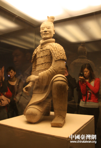 網媒記者走近秦始皇陵兵馬俑 感嘆華夏奇跡