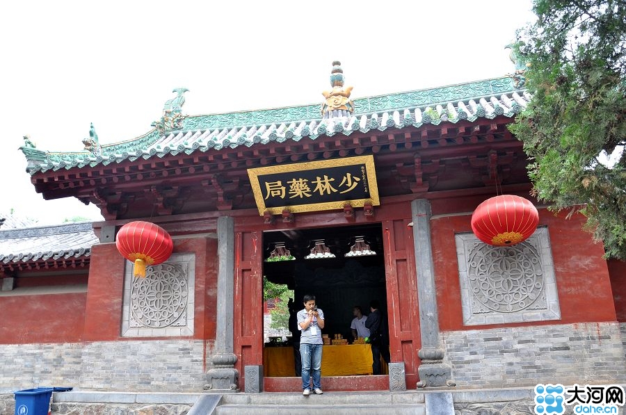 第11屆網(wǎng)上看河南 記者領(lǐng)略千年古剎少林寺魅力