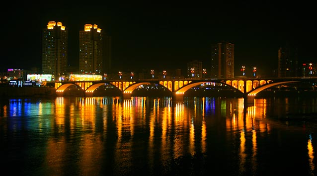內江城市建設新景(沱江沿岸景觀)