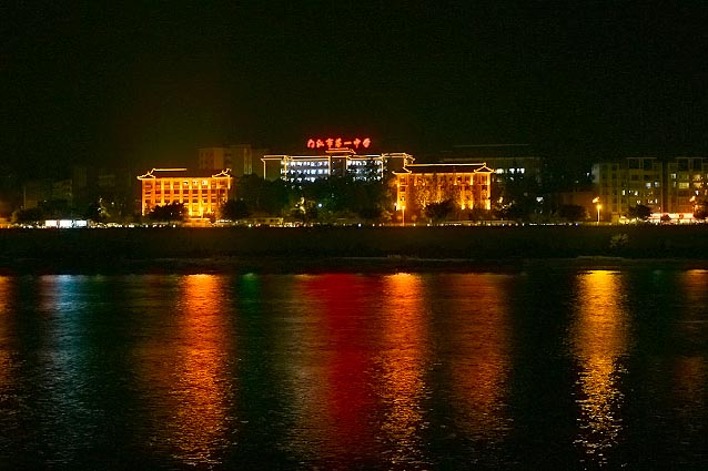 內江城市建設新景(沱江沿岸景觀)