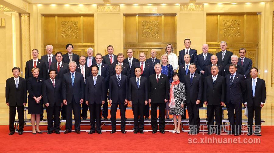 李克強同出席成都財富全球論壇和全球首席執(zhí)行官委員會的企業(yè)家代表會見并座談