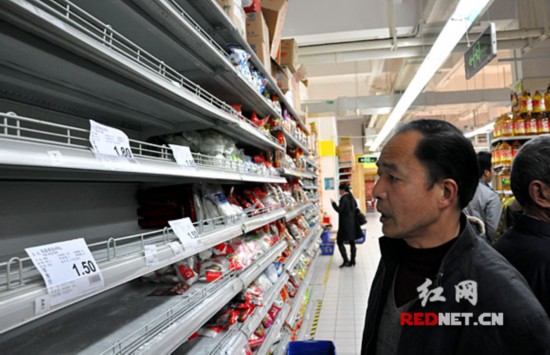 盤點(diǎn)十大網(wǎng)絡(luò)謠言 軍車進(jìn)京、搶鹽風(fēng)波上榜