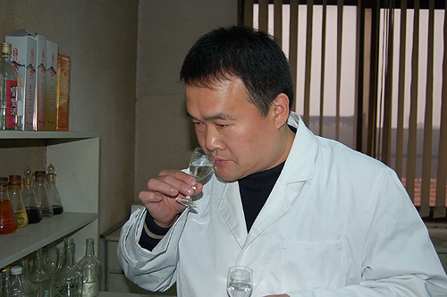 古井貢酒：精益求精 嚴把質(zhì)量關(guān)