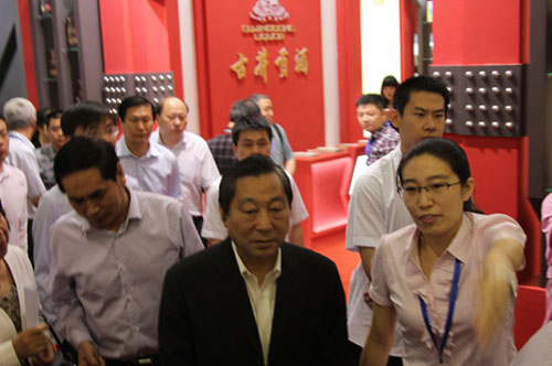 年份原漿綻放商標(biāo)節(jié) 逐夢百億再添助力