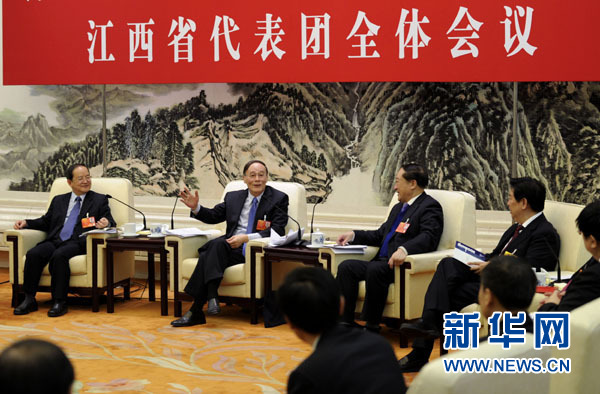王岐山:加快建設服務型政府