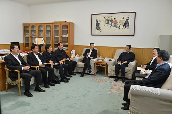 中國國務院產生新一屆領導集體