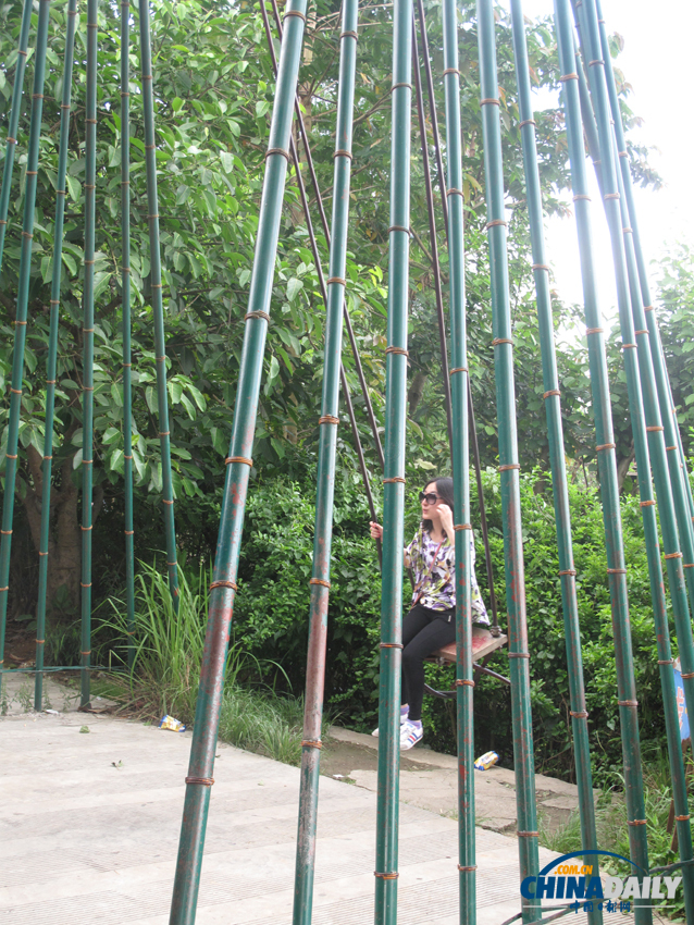 云南瑞麗“一寨兩國(guó)” 中緬兩國(guó)人民村寨相依 共飲一井水