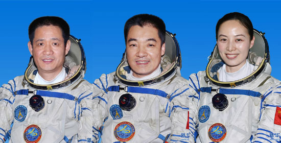 中國十名航天員三位晉升少將 飛天進(jìn)男女搭配時(shí)代