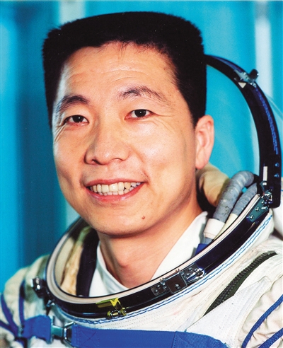 中國十名航天員三位晉升少將 飛天進(jìn)男女搭配時(shí)代