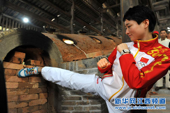 景德鎮(zhèn)宋元明三代瓷窯復(fù)燒成功