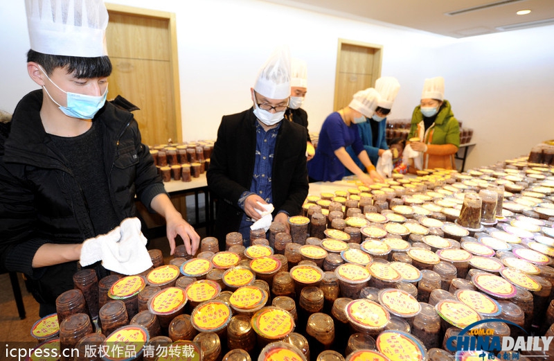 臘八節各地熬制臘八粥供市民免費領取