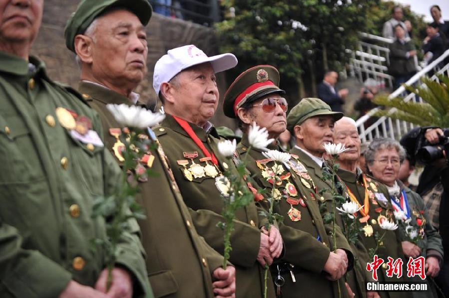 重慶抗美援朝老兵悼念為國捐軀戰(zhàn)友