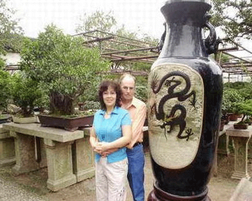 “薔薇老媽”稱并未準備將遠嫁美國 卻在醞釀“國際玩笑”