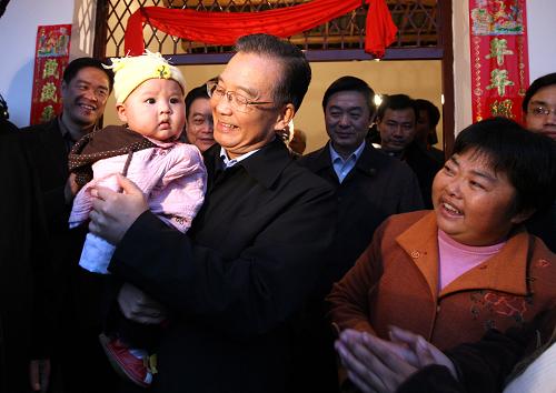 溫家寶在四川地震災(zāi)區(qū)考察