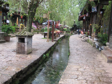 到麗江束河古鎮發發呆