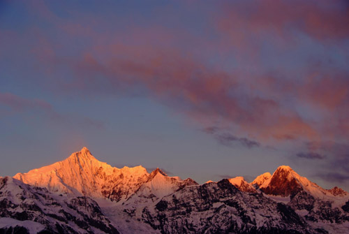 云南迪慶藏族自治州州長：努力打造發(fā)展和諧生態(tài)香格里拉