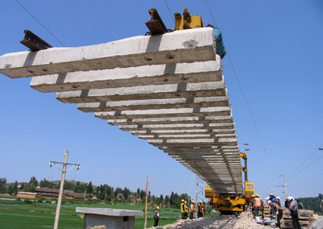 昆明鐵路局：加快鐵路建設(shè) 支持地方經(jīng)濟(jì)社會(huì)發(fā)展