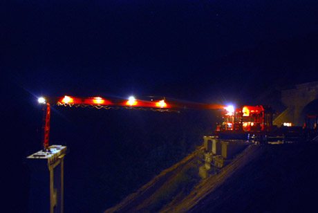 昆明鐵路局：加快鐵路建設(shè) 支持地方經(jīng)濟(jì)社會(huì)發(fā)展