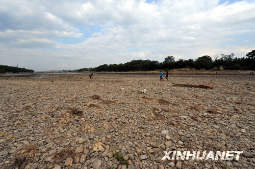 桂林旱情嚴(yán)重 漓江水景難覓