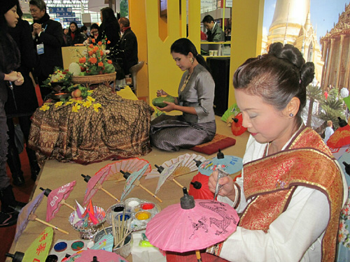 穿梭國際旅交會 玩遍地球村