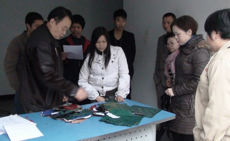 宜賓殘聯為殘疾人“裝芯片”“送綠卡” (組圖)