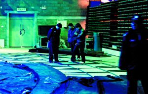 央視欄目錄制現(xiàn)場觀眾席垮塌八人骨折(組圖)