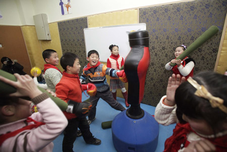 “關(guān)心重災(zāi)區(qū)青少年心理健康愛心工程”公益系列活動