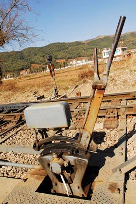 金飛豹和費宣徒步重走滇越鐵路