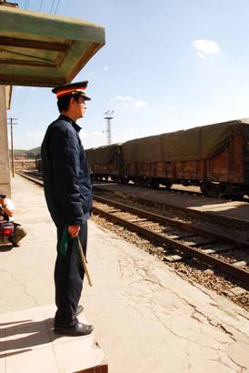 金飛豹和費宣徒步重走滇越鐵路